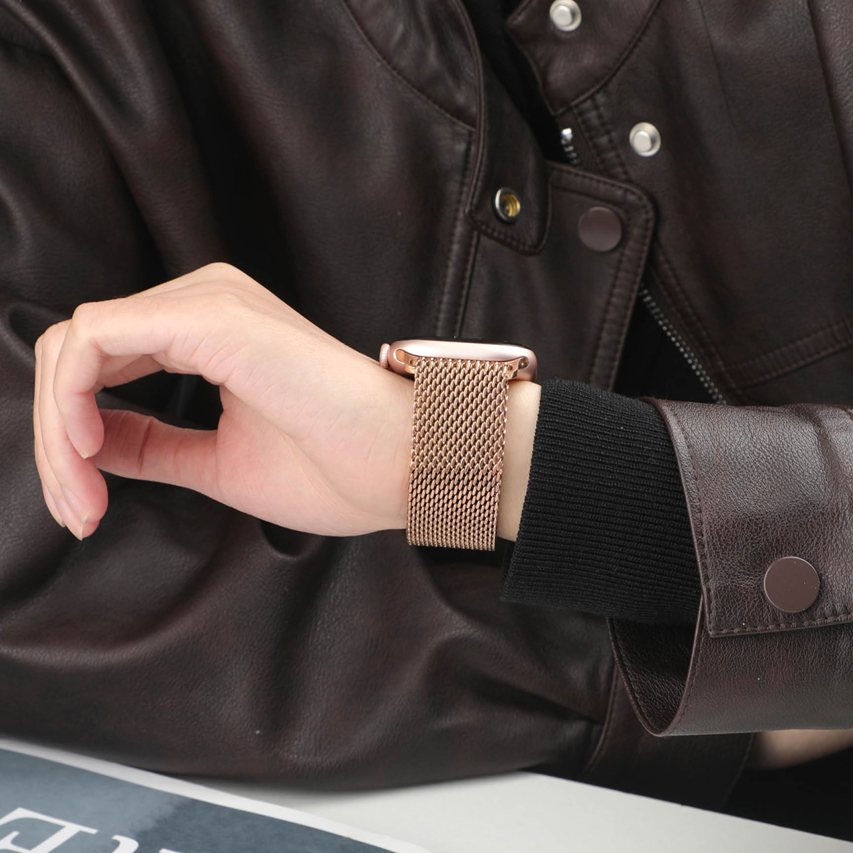 สายโลหะหนาสำหรับ Apple Watch B - Mesh Coil Strip บทวิจารณ์และราคา