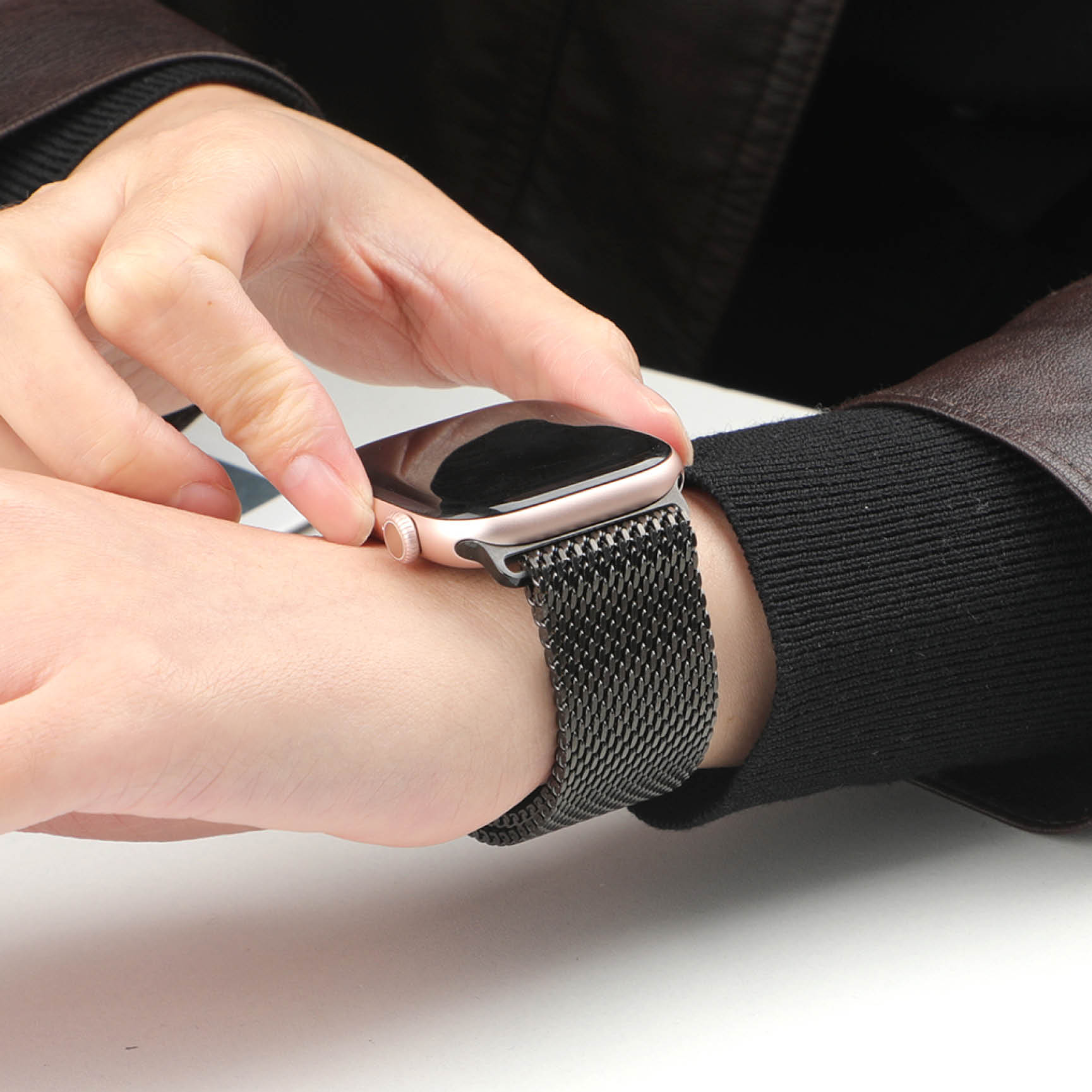 สายโลหะหนาสำหรับ Apple Watch B - Mesh Coil Strip บทวิจารณ์และราคา